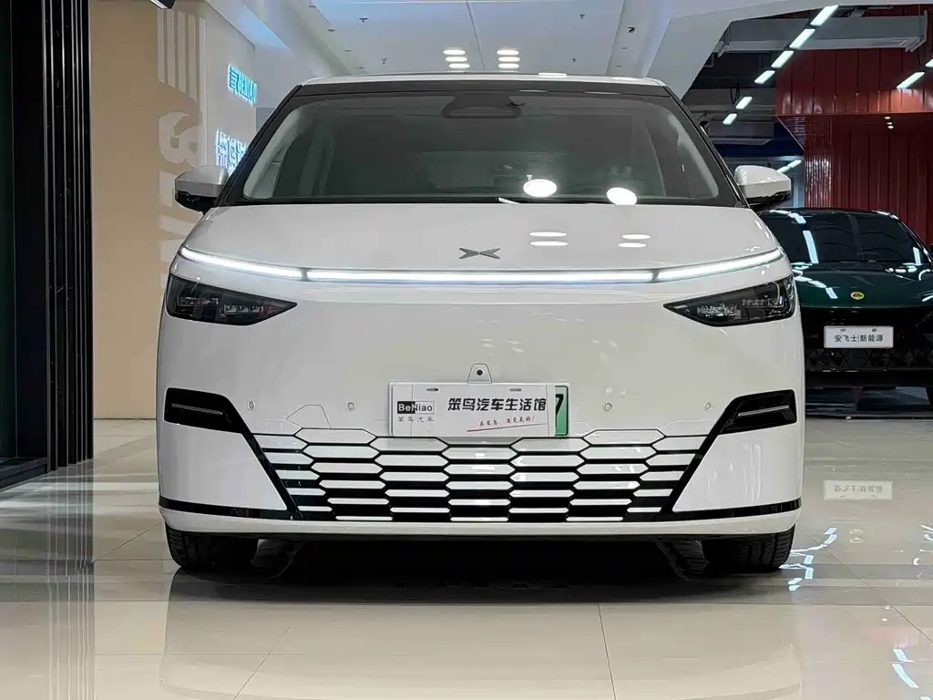 Xpeng X9 2025