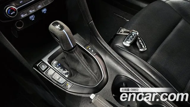 Hyundai Veloster 2020