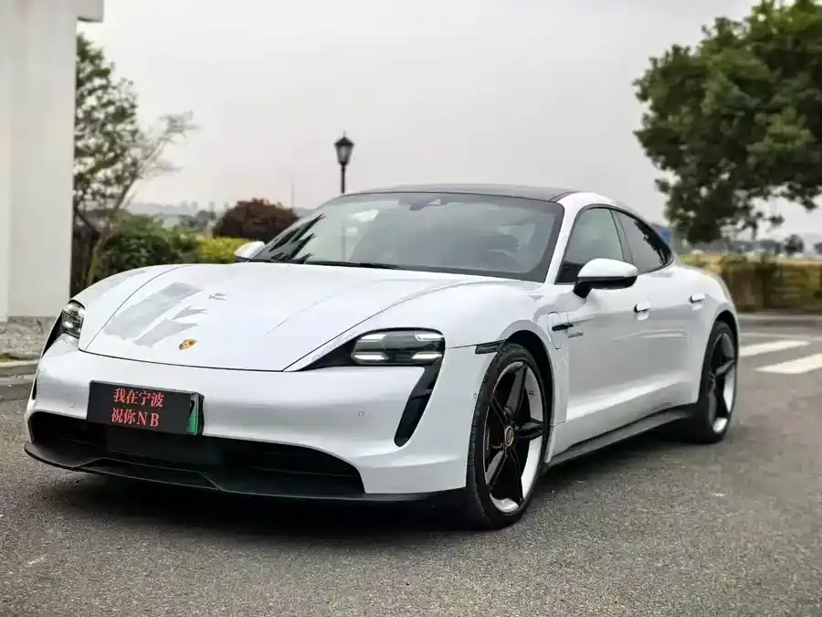 Porsche Taycan 2021