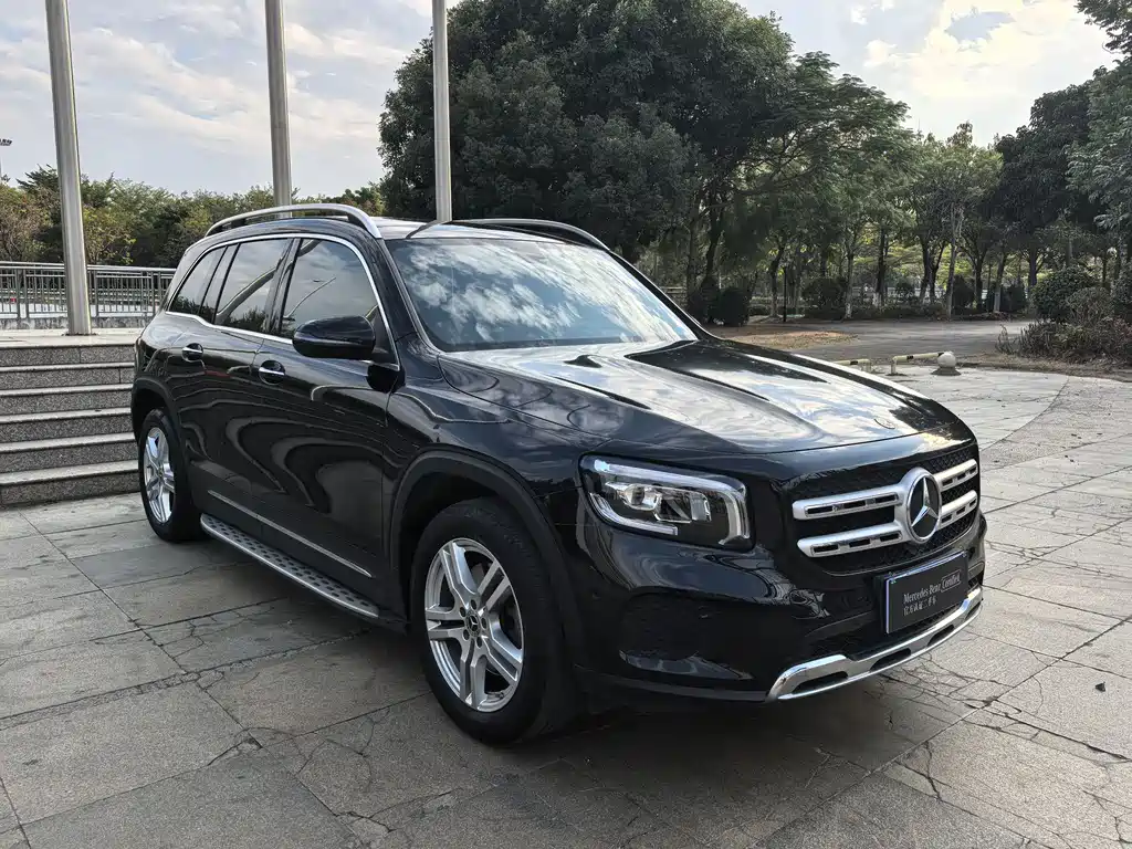 Mercedes-Benz GLB 2023