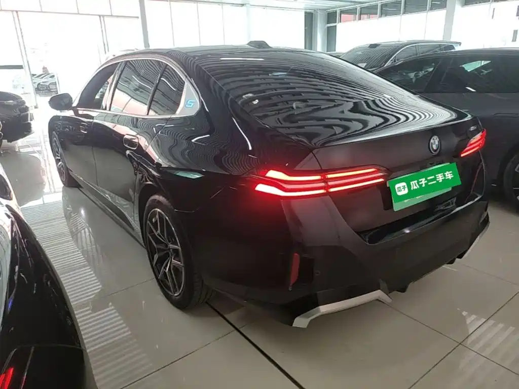 BMW i5 2025