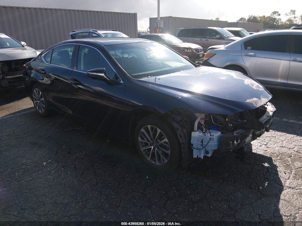 Lexus ES 2022