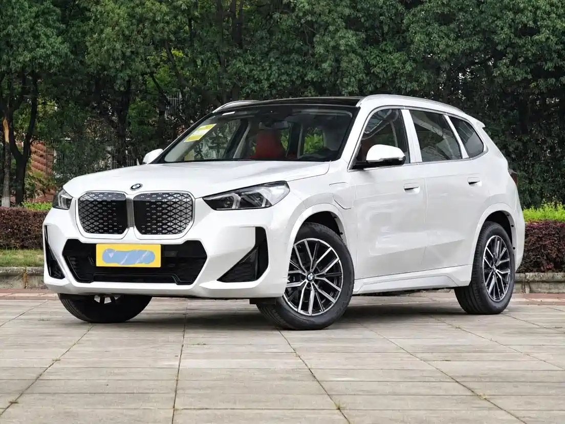 BMW iX1 2025