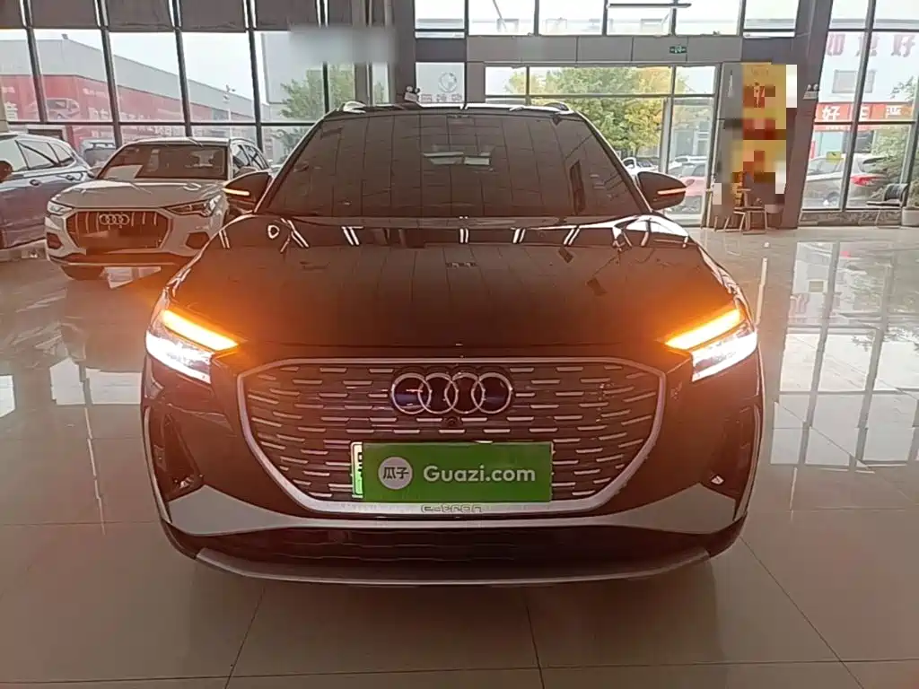 Audi Q4 e-tron 2024