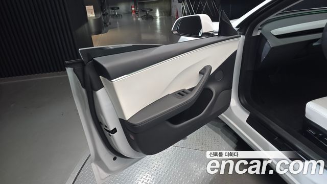 Tesla Model 3 2024