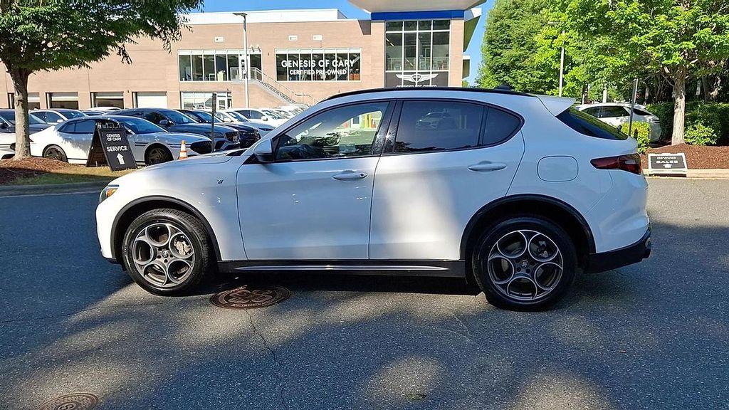 Alfa Romeo Stelvio 2023