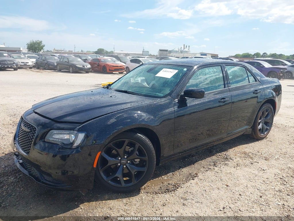 Chrysler 300 2023