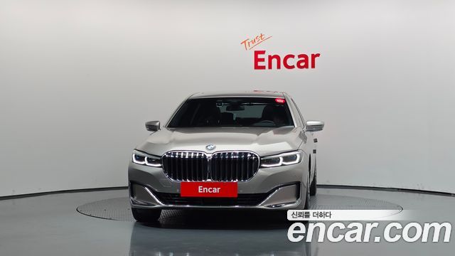 BMW 7 серии 2021