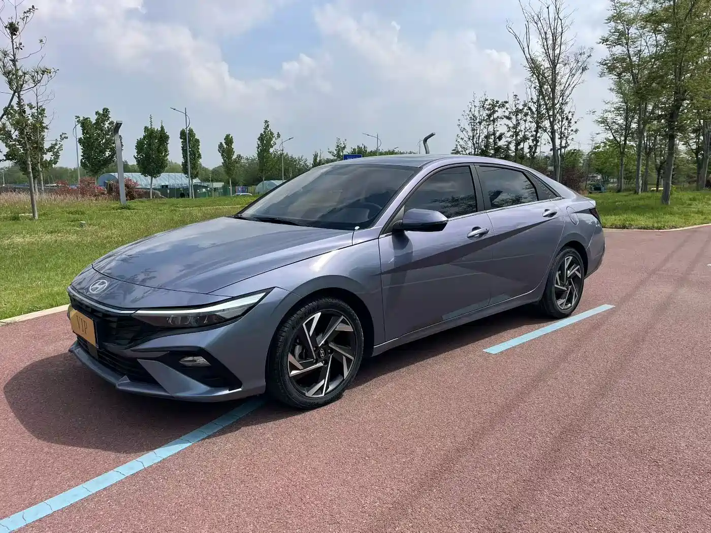 Hyundai Elantra 2024