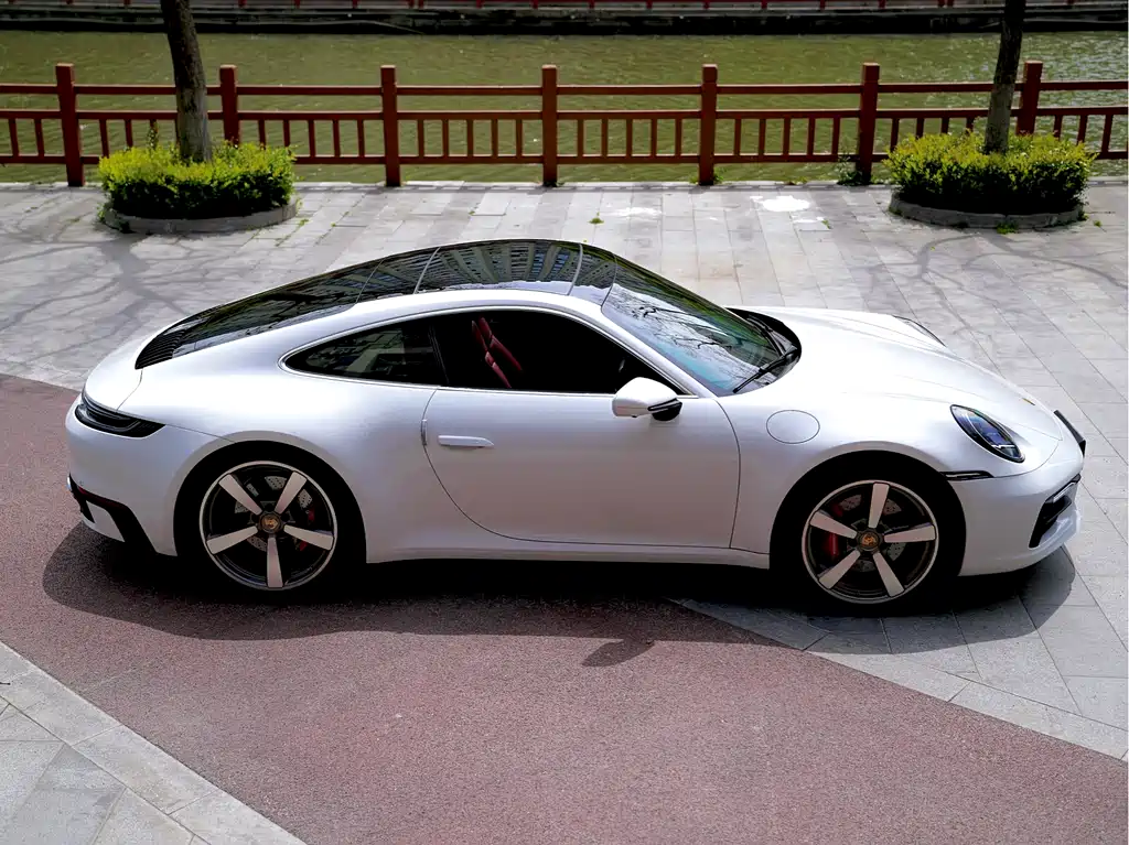 Porsche 911 2023