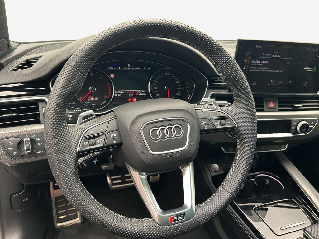 Audi RS4 2024