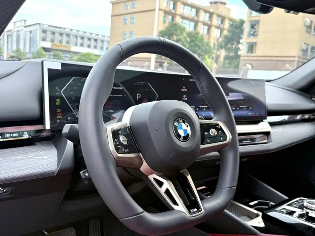 BMW 5 серии 2025