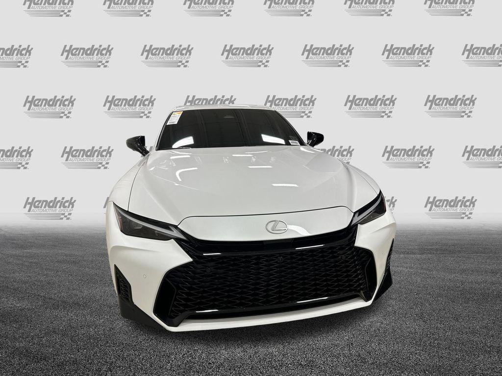 Lexus IS 2026