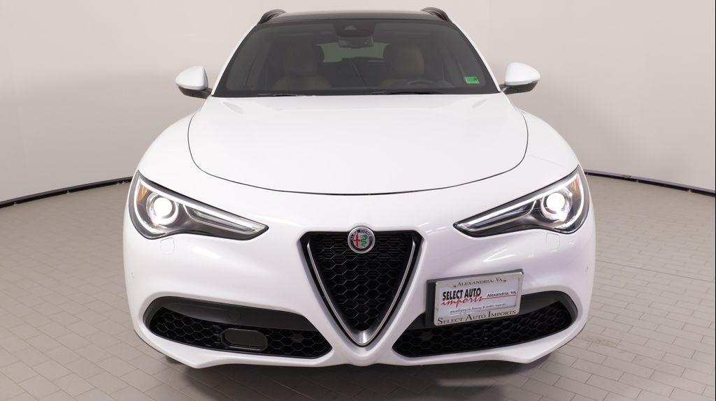 Alfa Romeo Stelvio 2023