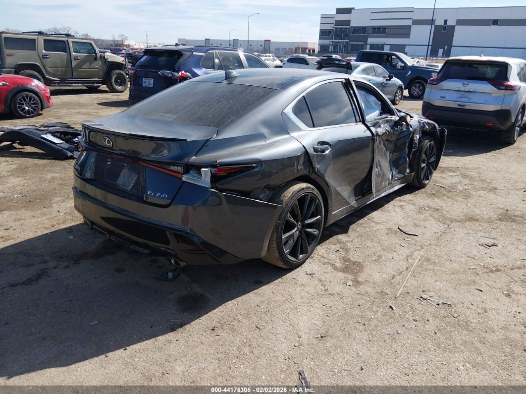 Lexus IS 2021