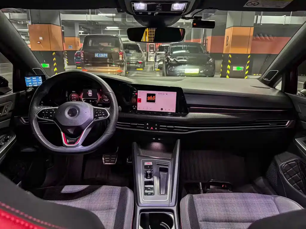 Volkswagen Golf GTI 2021