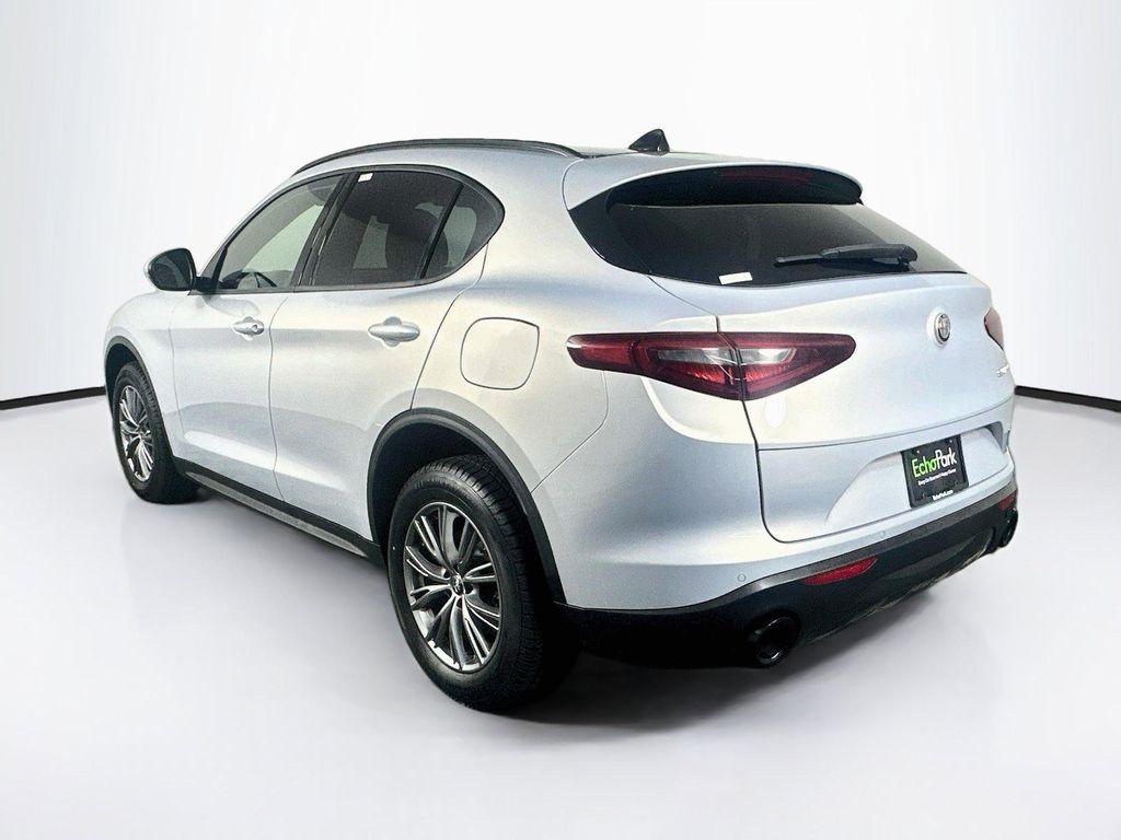 Alfa Romeo Stelvio 2023