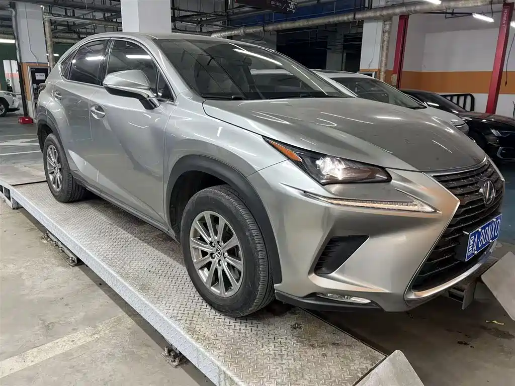 Lexus NX 2021