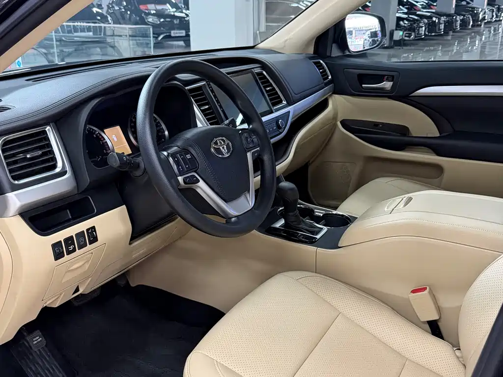 Toyota Highlander 2021