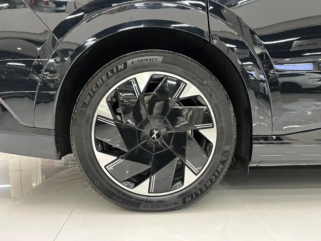 Xpeng X9 2024