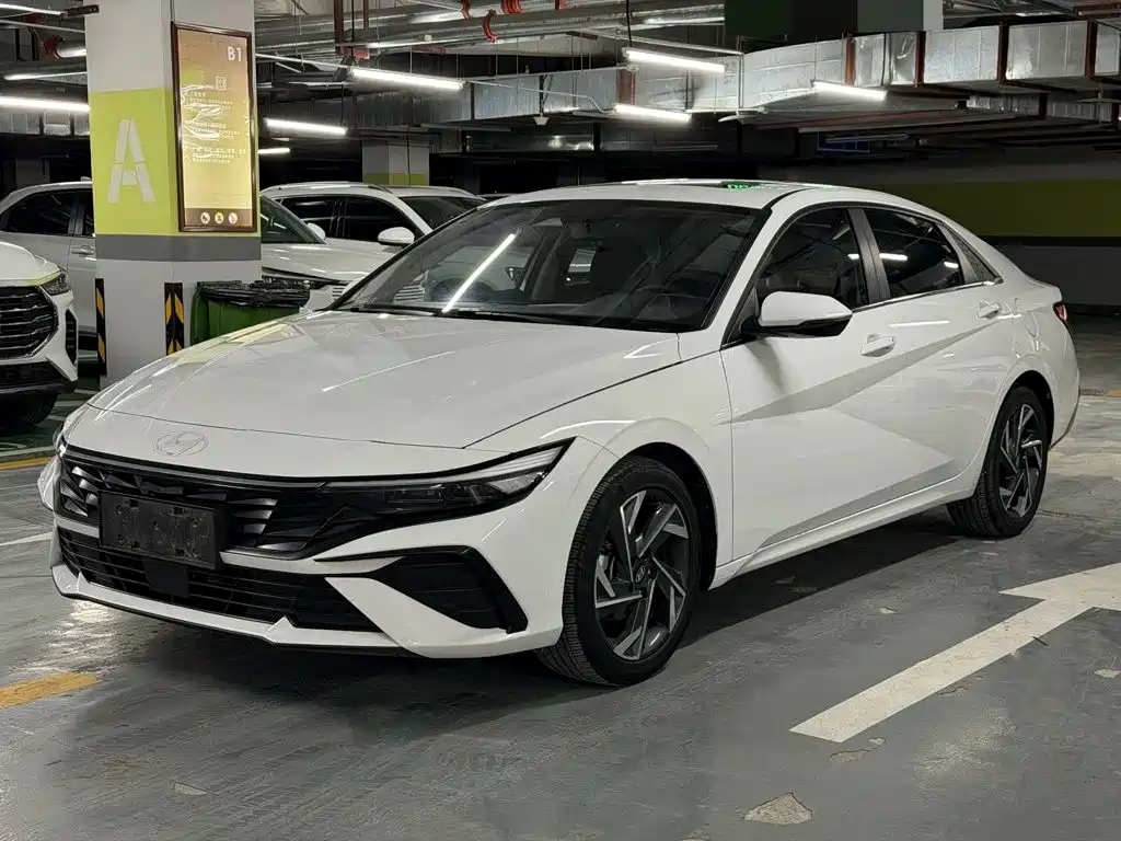 Hyundai Elantra 2023