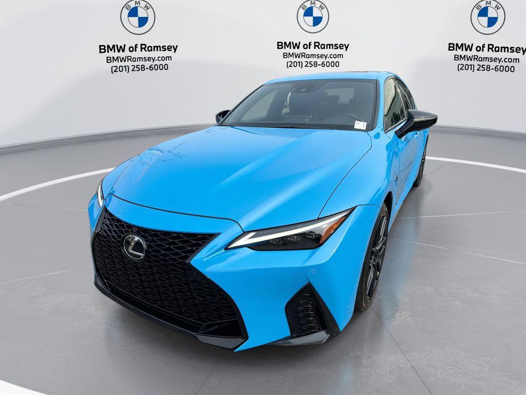 Lexus IS 2024