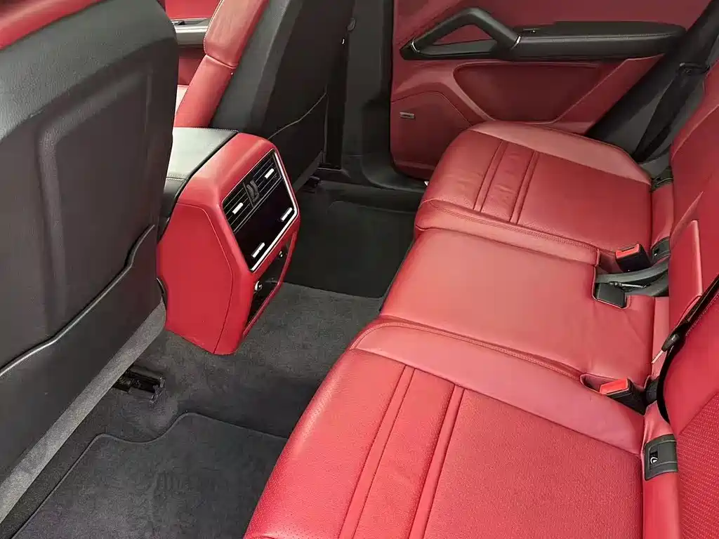 Porsche Cayenne 2022