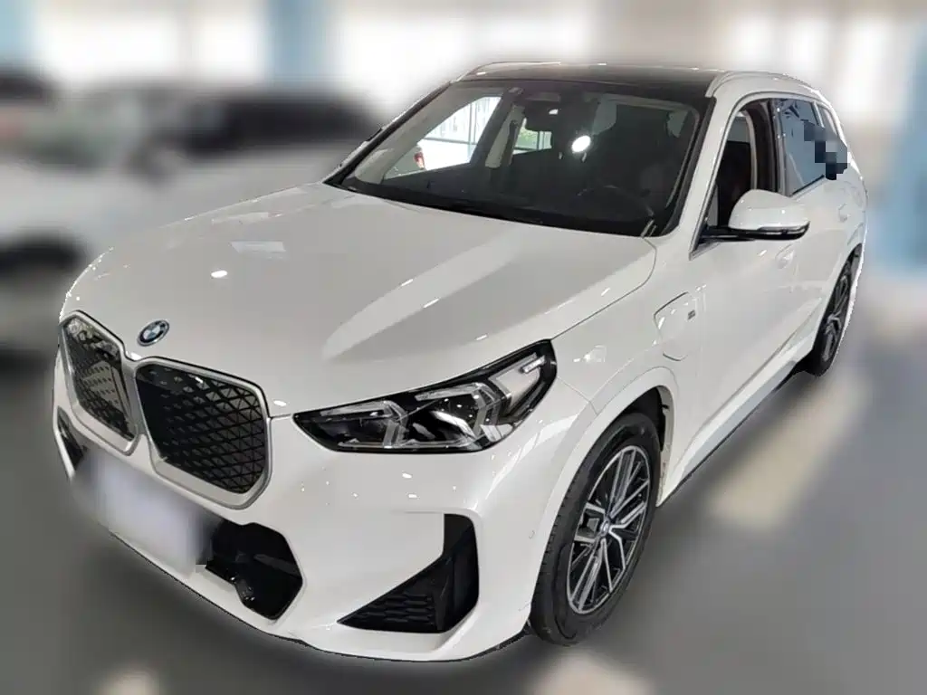 BMW iX1 2025