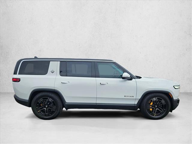 Rivian R1S 2023
