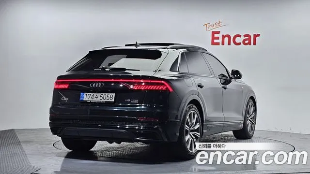 Audi Q8 2021