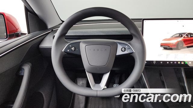 Tesla Model Y 2025