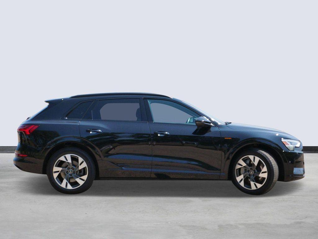 Audi e-tron 2023