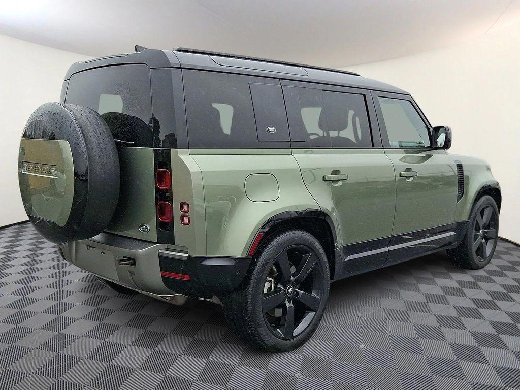 Land Rover Defender 2023