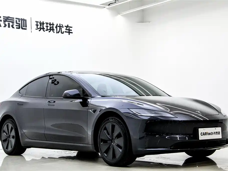 Tesla Model 3 2024