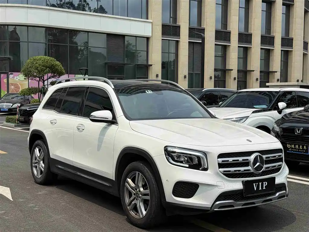Mercedes-Benz GLB 2023