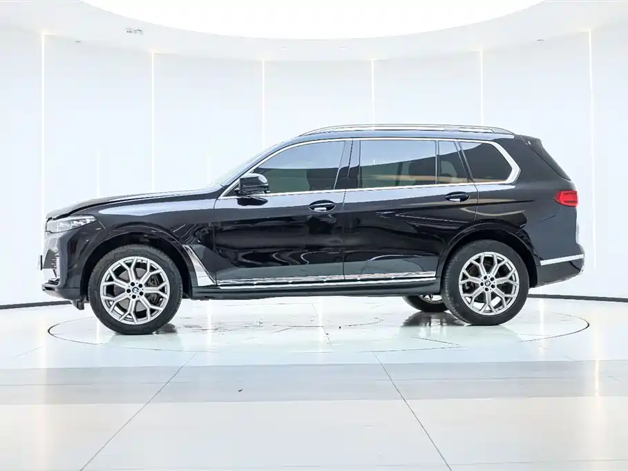 BMW X7 2022