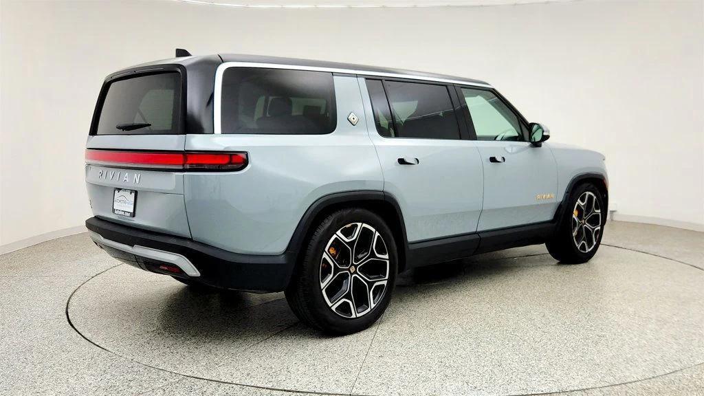 Rivian R1S 2024