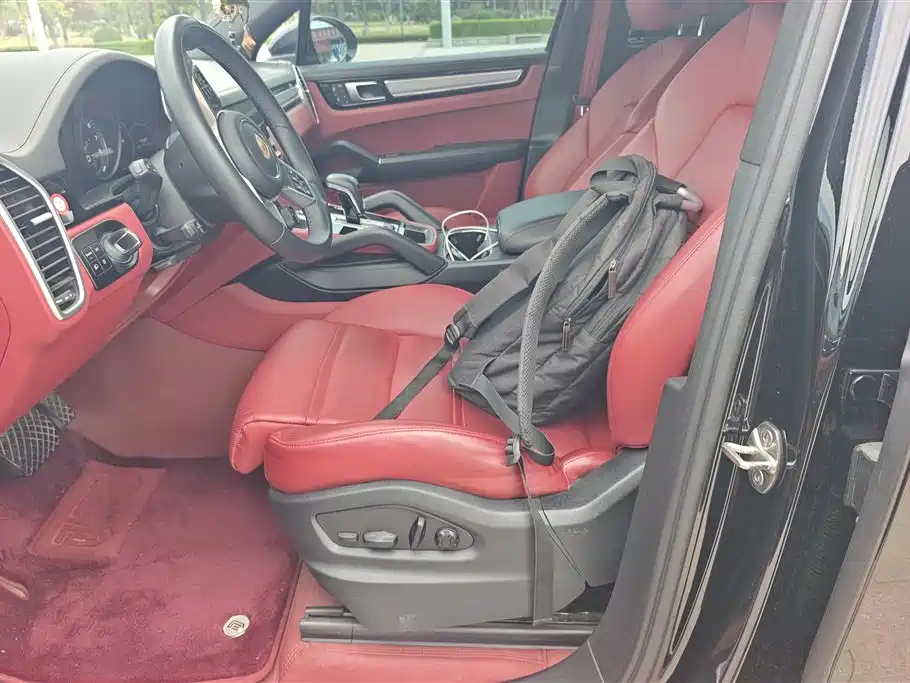 Porsche Cayenne 2023