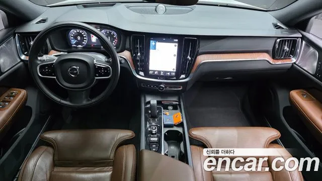 Volvo V60 2021