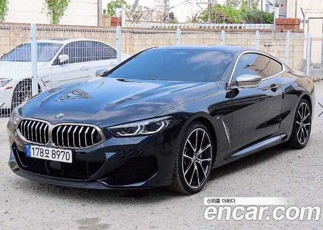 BMW 8 серии 2022
