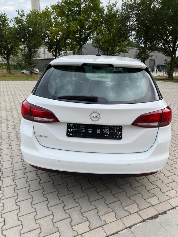 Opel Astra 2021