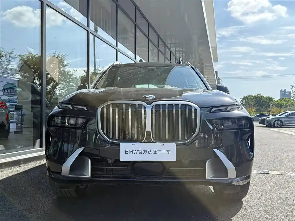 BMW X7 2025