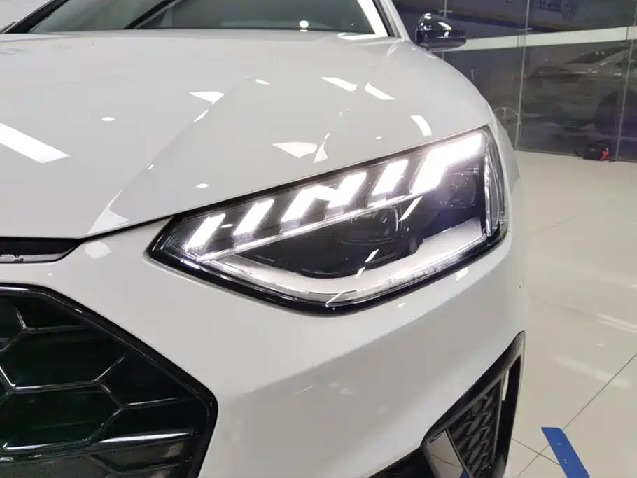 Audi A4 2024
