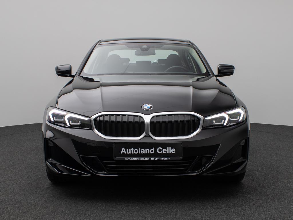 BMW 318 2024