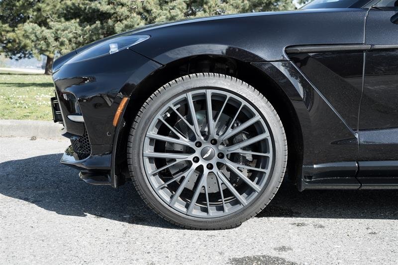 Aston Martin DBX 2023