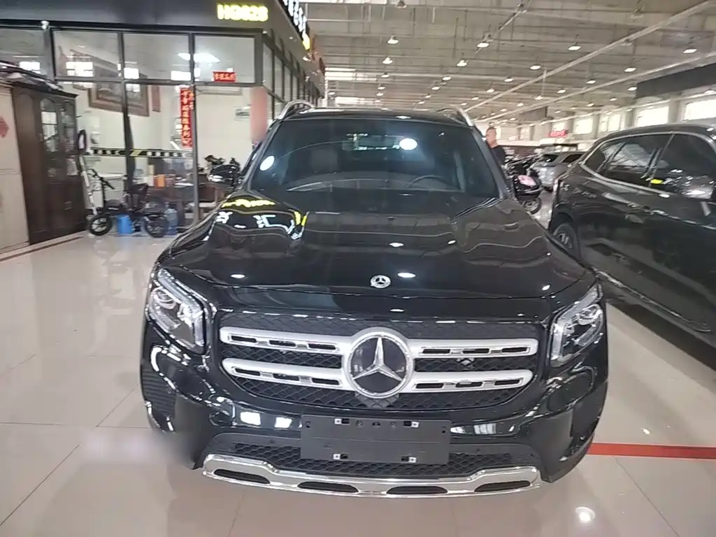 Mercedes-Benz GLB 2023