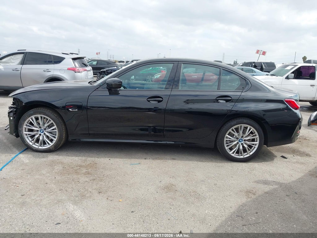 BMW 330 2023