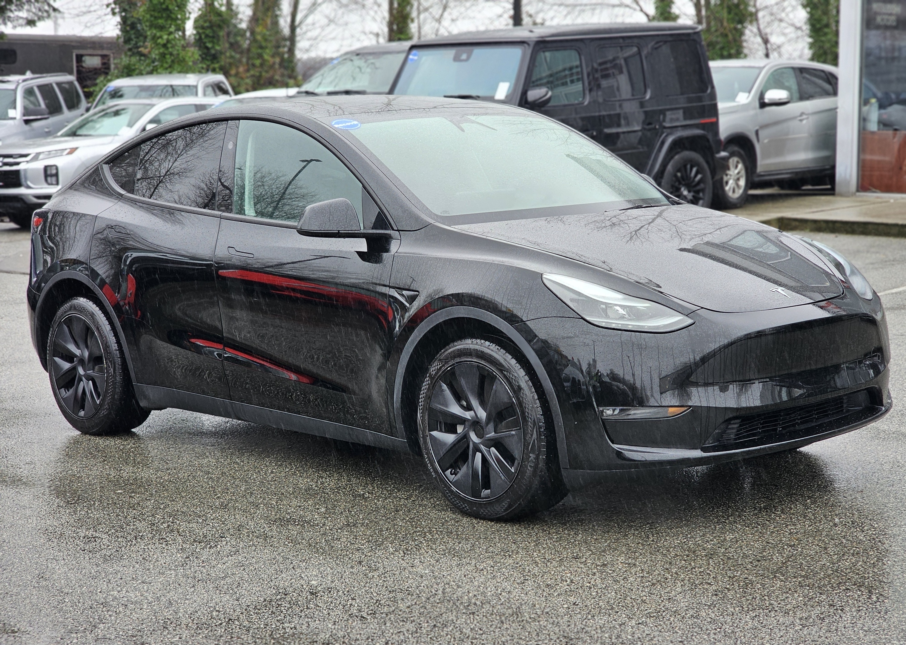 Tesla Model Y 2025