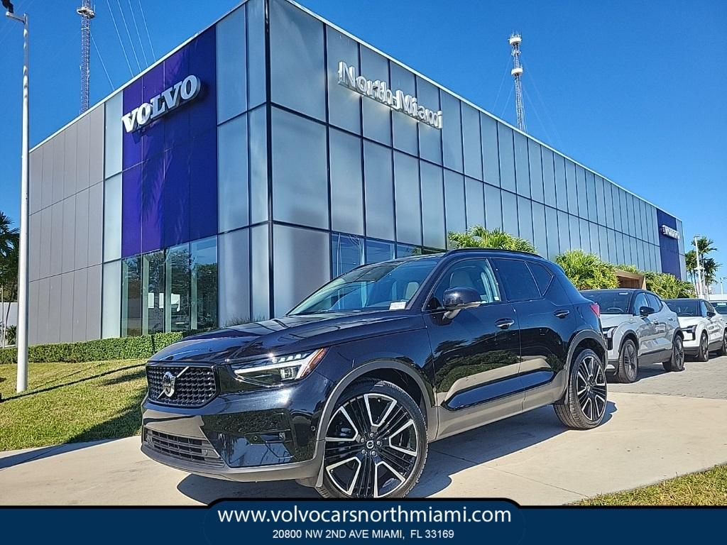 Volvo XC40 2025