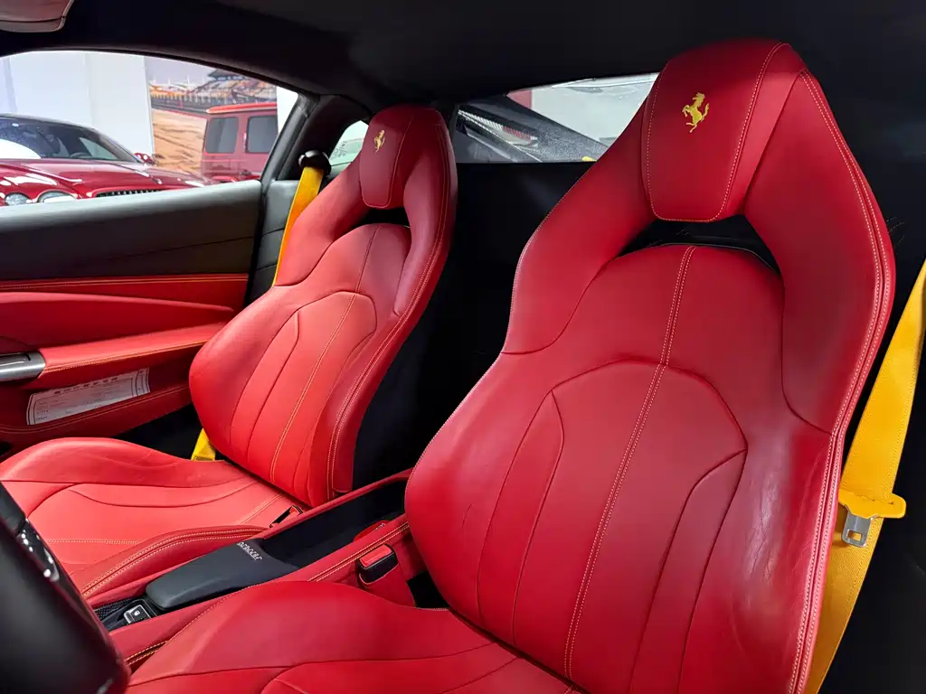 Ferrari F8 2023